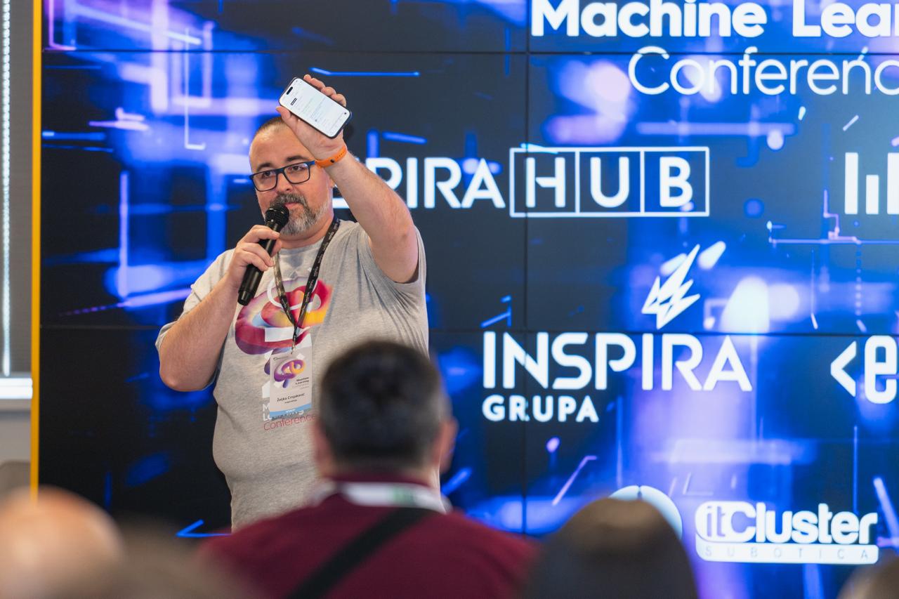 Željko Crnjaković showing the Machine Learning Conference app